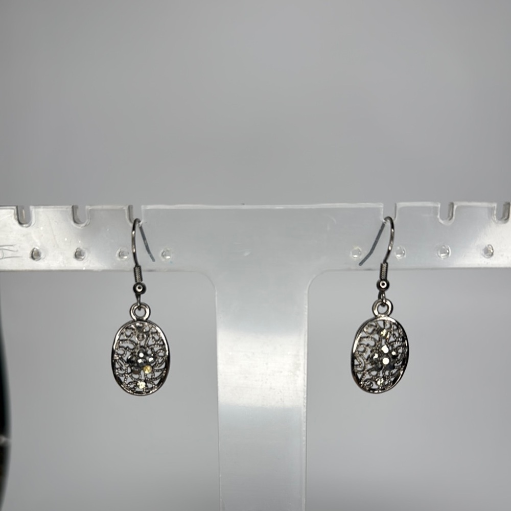 Timeless Silver Dangle Earrings with Vintage Charm - Picture 1 of 5